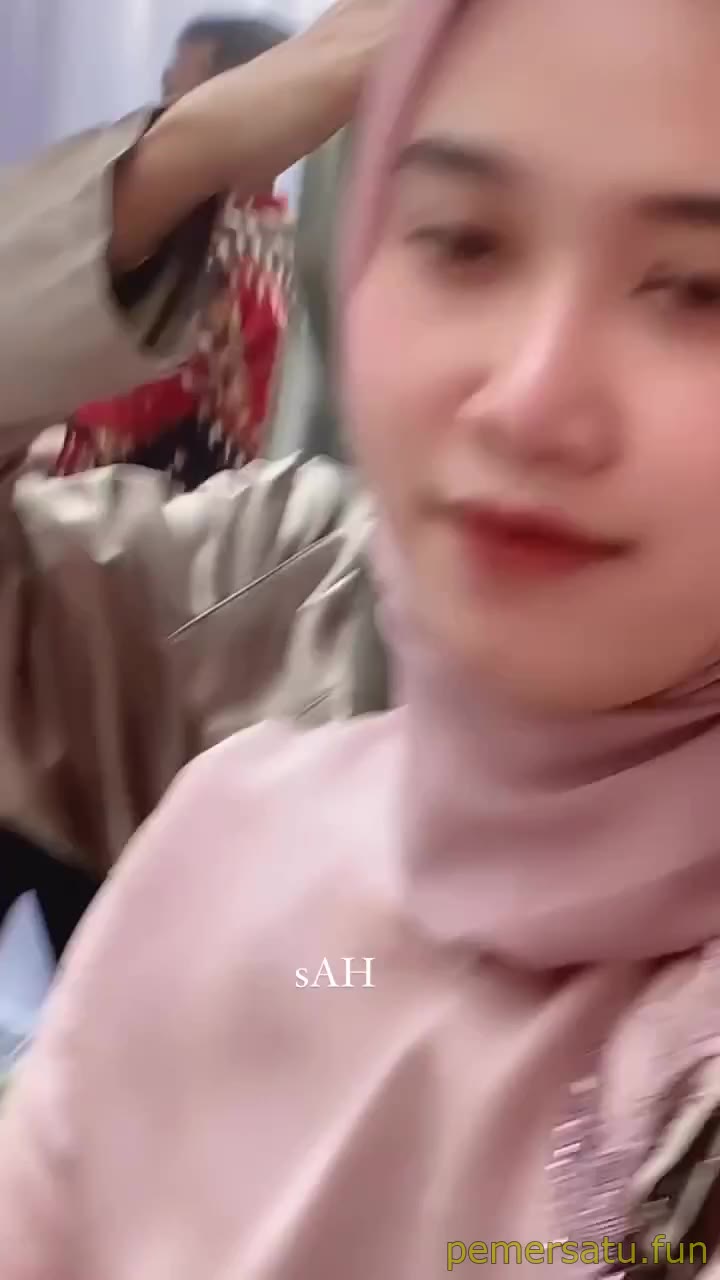 P1 Entot Jilbab Pink Pulang Dari Kondangan
