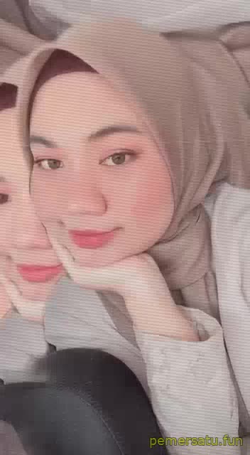 P51 Arinah Jilbab Binal Suka Bikin Status IG