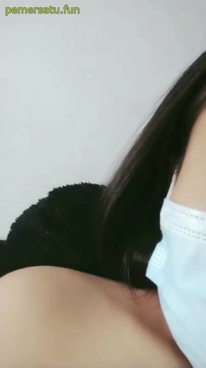 P2 Alda Mulus Putih Colok Memek Sampai Meleleh