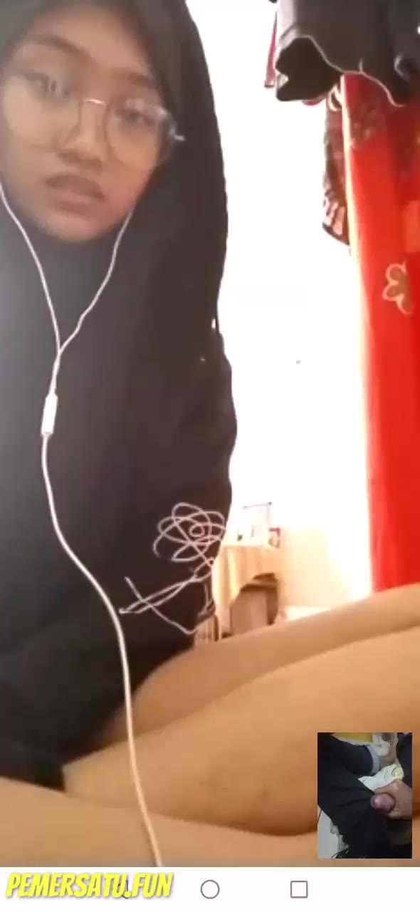 P4 Aisyah Sange Liat Kontol Part