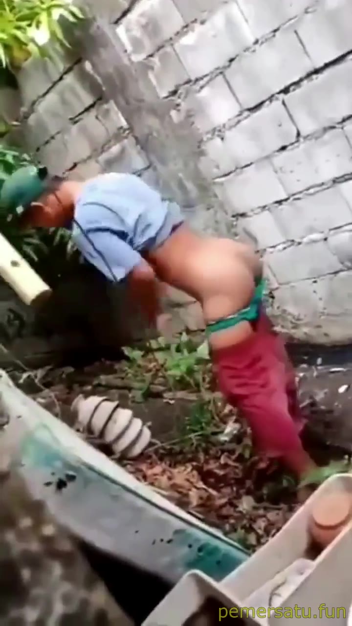 Pisang Ketahuan Entot Pohon