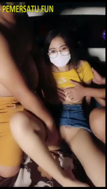Thumbnail untuk Abg Cantik Baju Kuning Kacamata Main Sama Om