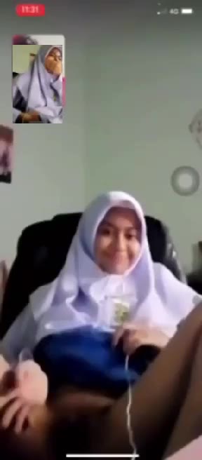 Cewek SMP Kerudung Ini Udah Jago Colmek Saat VCS