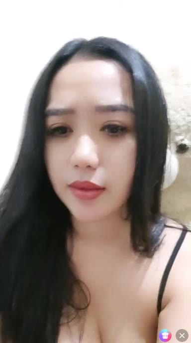 Cewek-cantik-colmek-susu-montok-bikin-crot