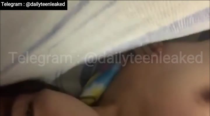 Thumbnail untuk Abg Pamer Body Bening Rimbun Video colmek Sotwe