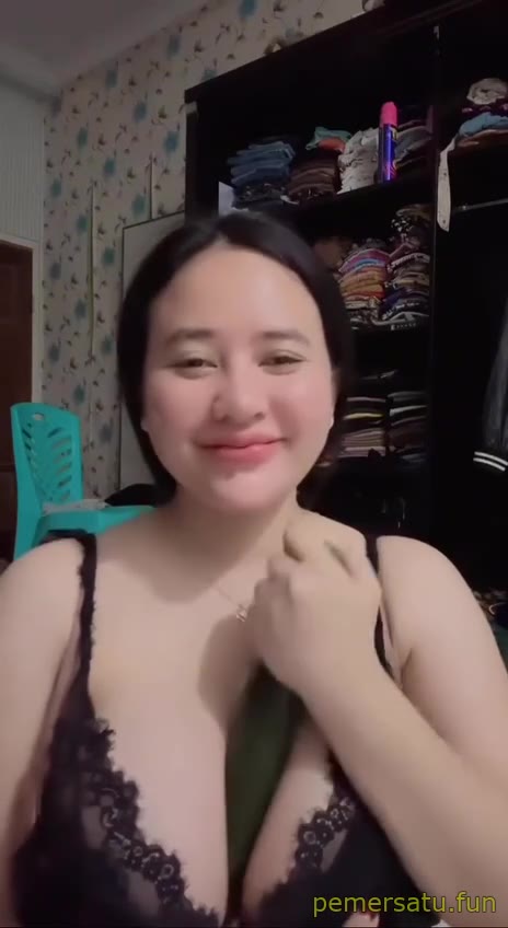 P2 Ochi Berlian Tante Selebgram Montok