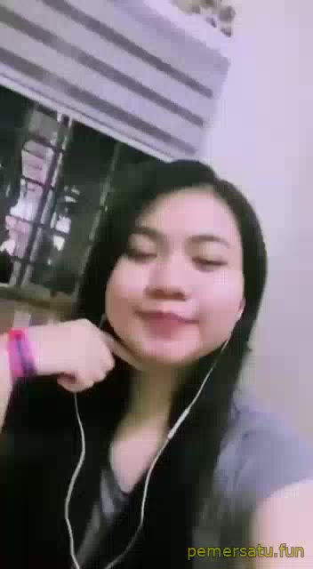 P29 Arinah Jilbab Binal Suka Bikin Status IG