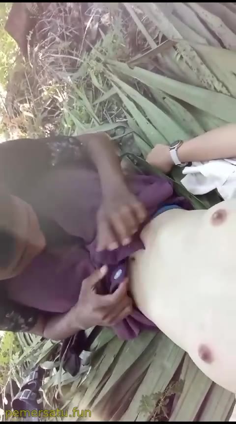 P1 Kekasih Abg 18yo Berkebun