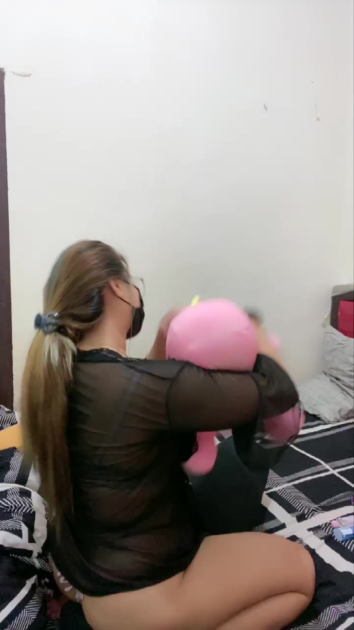 Thumbnail untuk Zaraa Semok Ajak Pascol Crot Malam2 Elus2 Mekinya
