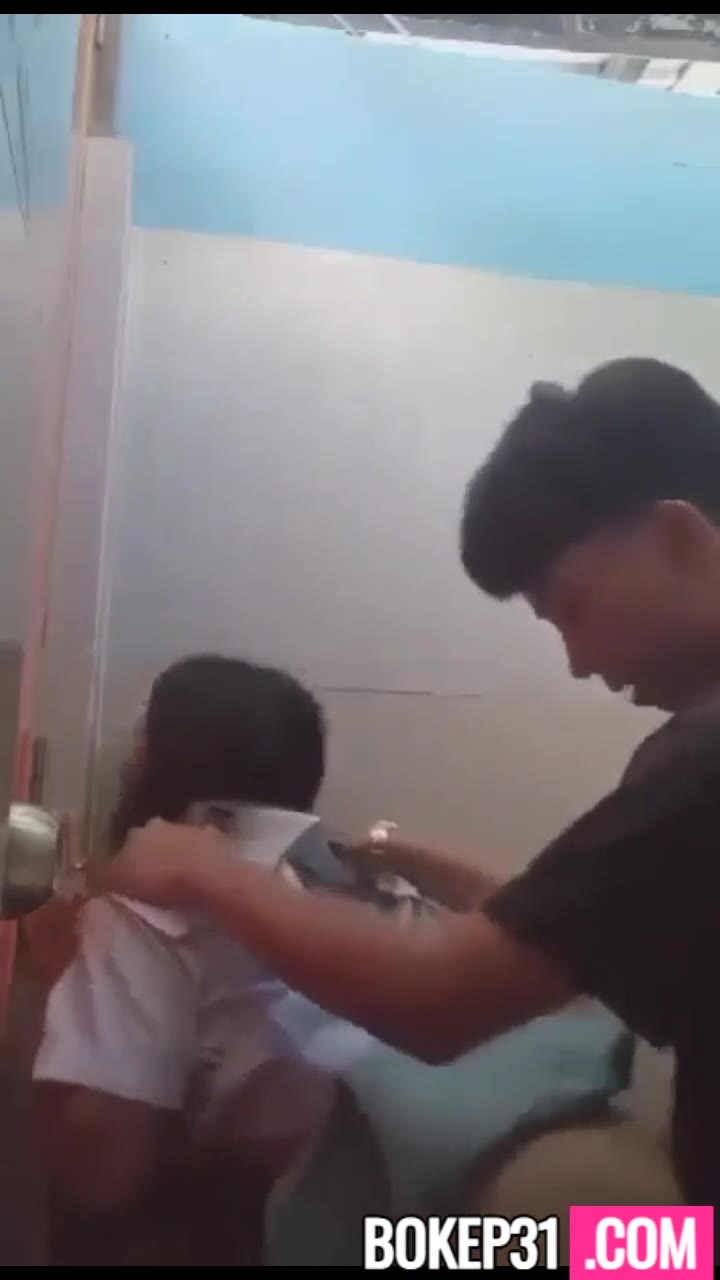 DoodStream 77 SMA Ngewe Di Toilet Jam Istirahat - S COM -