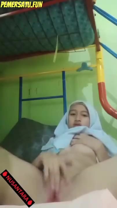 Mulus Jilbab Tocil 18yo Imut Kayak Colok Memek