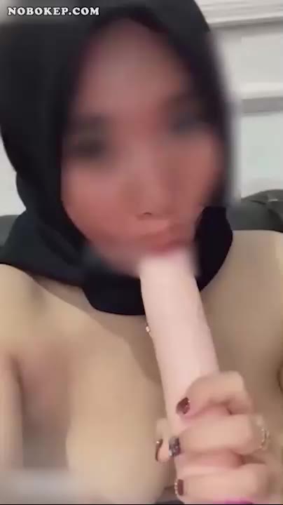 Thumbnail untuk Bokep Indo Vioyinss Gadis Ukhti Binal Jilat Dildo