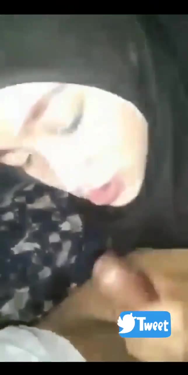 Thumbnail untuk Di Sepong Adek Crot Mulut Doodstream Video Streaming