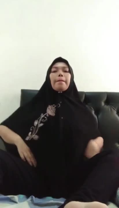 Thumbnail untuk Ibu Jilbab Suka Colmek Bokepind Simontok Bebasindo Doostream