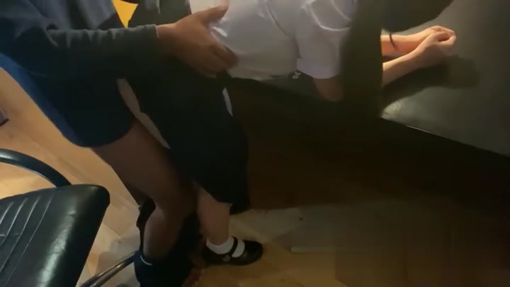 Thumbnail untuk Abang Nya Lagi Coli Disamperin Adeknya Yg Masih 1