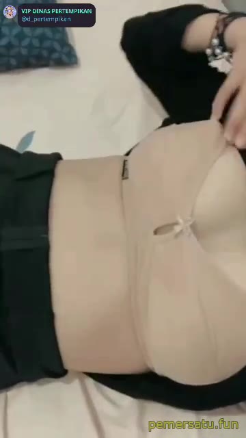 P20 Rena Abg Mulus Putih Colmek Bisa Kencing