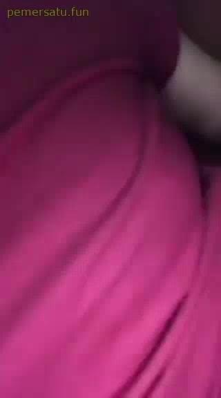 P4 Roselle Kalau Sange Suka Remas Toket Biar Gede
