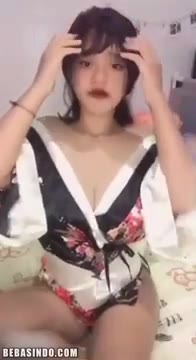 Thumbnail untuk Bokep Tiktokers Viral Yukiichan Melet Susu Gede Bokepsin