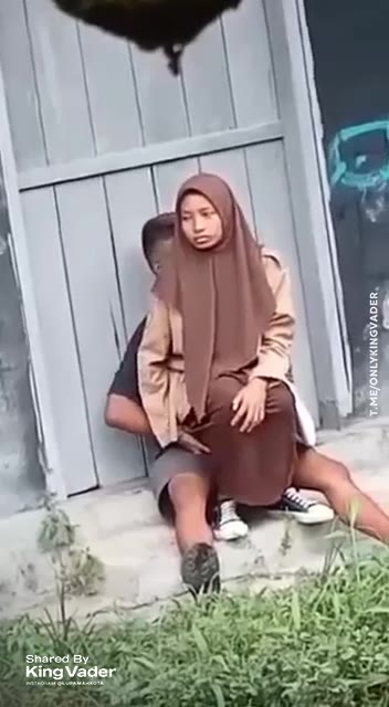Sekolah Di Belakang