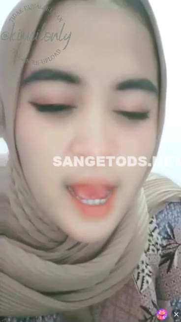 Thumbnail untuk Host Hijab Sange Ngentot Live Show 1 Video