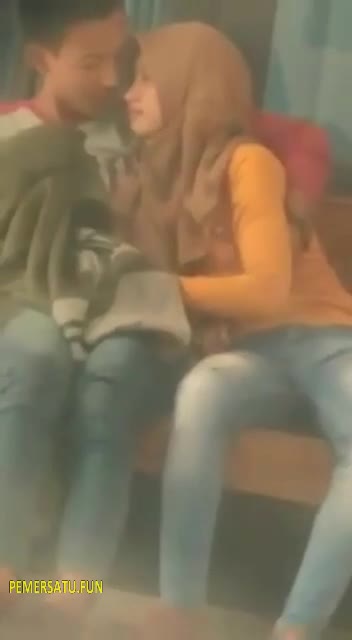 (new) Viral Ngintip Hijab Hisap Batang Outdoor