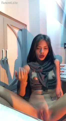 Thumbnail untuk Gadis Binal Pasang Tato Sesat Di Perut 1 1