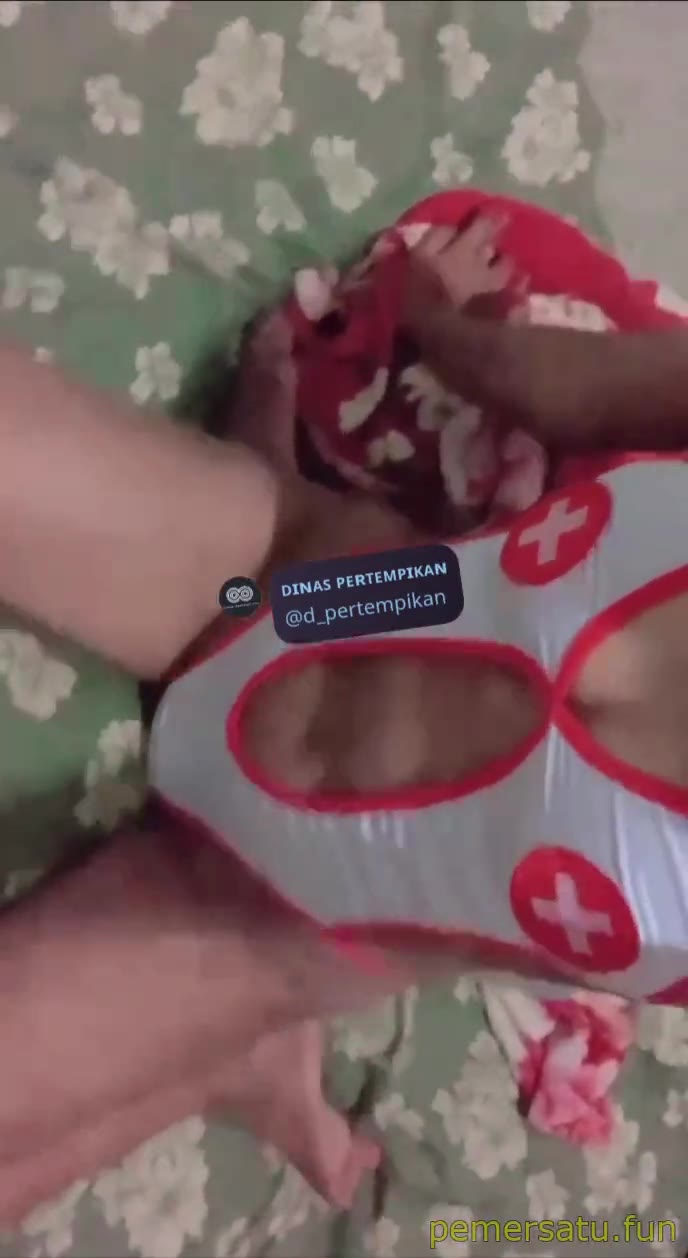 18yo Baju Haram Perawat Sange