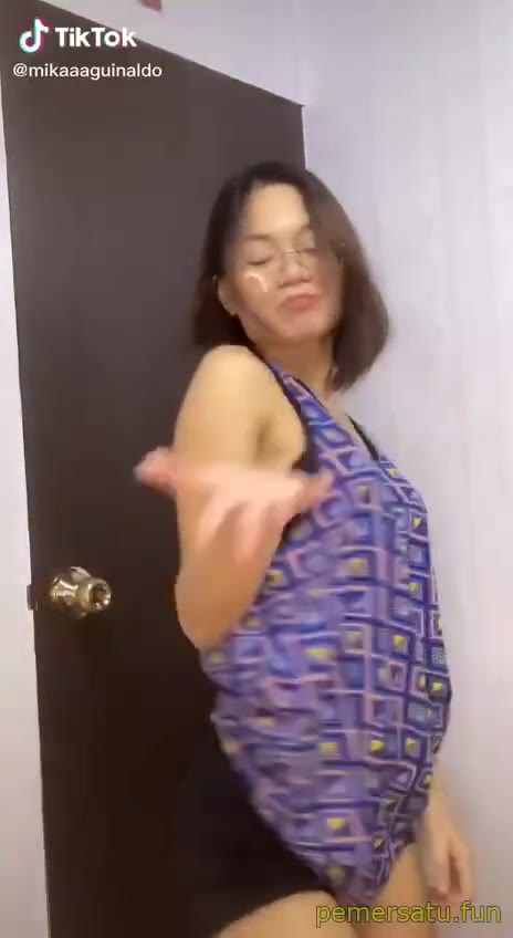P3 Juli Agustina Kacamata Murah Senyum