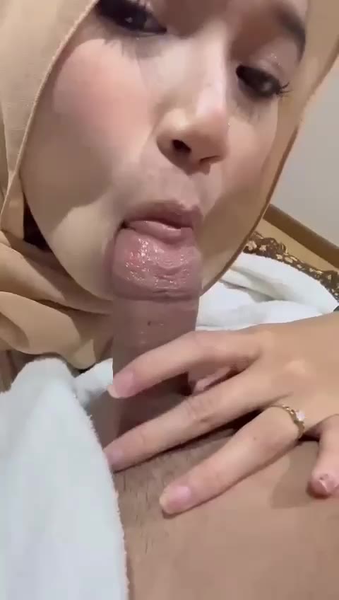 P3 Jilbab Tiktoker Yang Viral Pintar Sepong Dientot