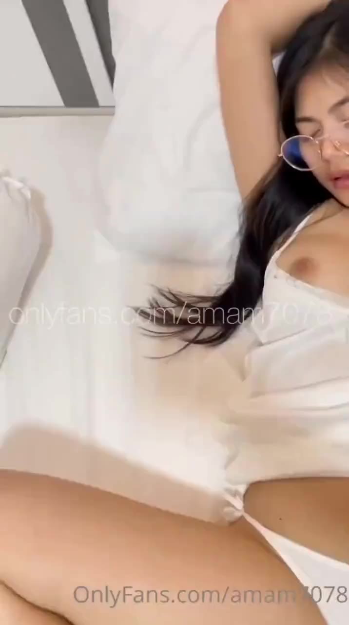 Thumbnail untuk Bokep Ngewe Abg Bening Strobery Doodstream Cantik tobrut