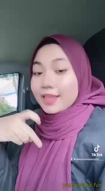 P14 Arinah Jilbab Binal Suka Bikin Status IG