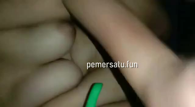 (new) Colmek Menggunakan Gayung Sayang Bukan Dicolok Kontol
