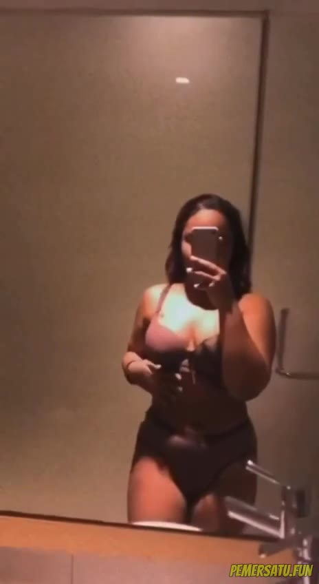 Cermin Tobrut Sange Baju Haram Depan