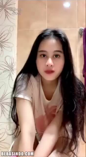 Thumbnail untuk Shabila Cantik Colmek Di Kamar Mandi Cantik tobrut