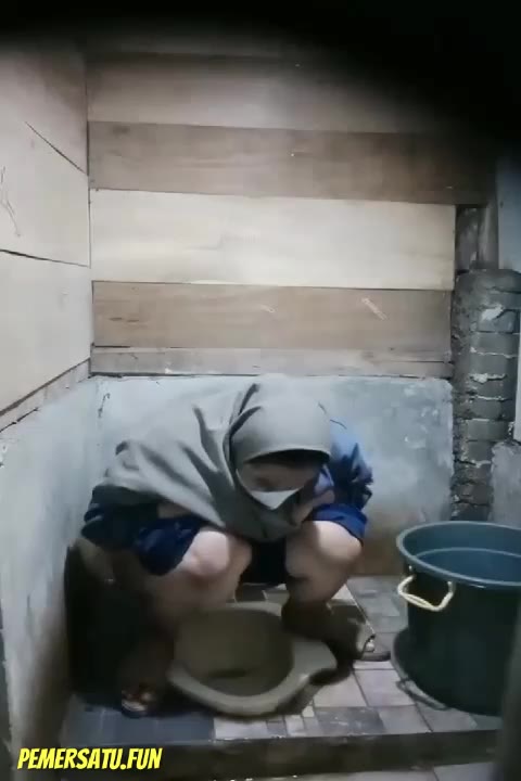 Mandi Ngintip Jilbab Gemoy Berak Di Kamar