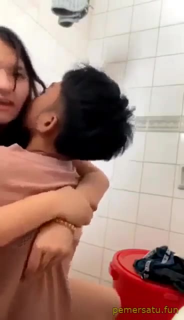 Kampus Abg 18yo Cantik Ngentot Di Toilet