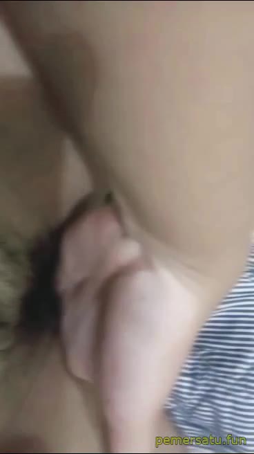 Thumbnail untuk P14 Pose Gitu Sakit Gigi Ya Dek Abg