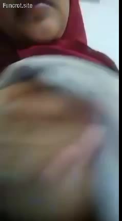 Thumbnail untuk Ukhti Jilbab Merah Pamer Toket Gede Bokep Indo