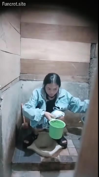 Thumbnail untuk Ngintip Gadis Cantik Pipis Bokep Indo Viral Doods