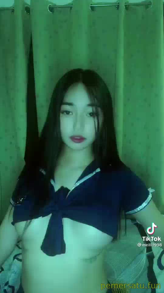 Thumbnail untuk Meilli1998 Tiktoker Katanya Kangen Sepong Kontol 9 Video