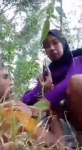 Thumbnail untuk Bokep Dua Abg Ngentot Dihutan Bokepsin Memek Doostream