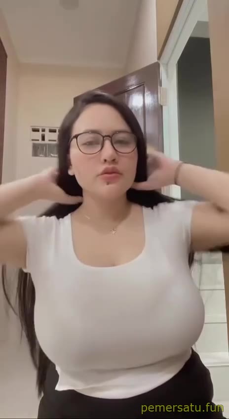 P6 Ochi Berlian Tante Selebgram Montok