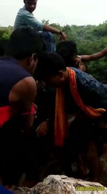 P2 Ketauan Mesum Gadis Abg Kacamata Digilir Warga