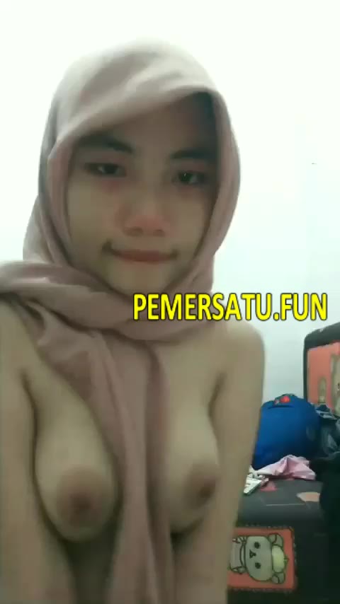 Copy-merged-1683027755987 Jilbab Imut Colmek Bocil 19yo Toket Putih Nenen Pink P3 -