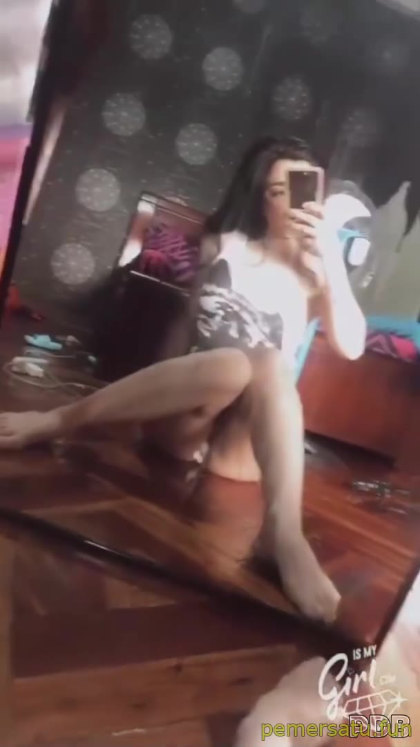 P28 Jem Milton Cantik Seksi
