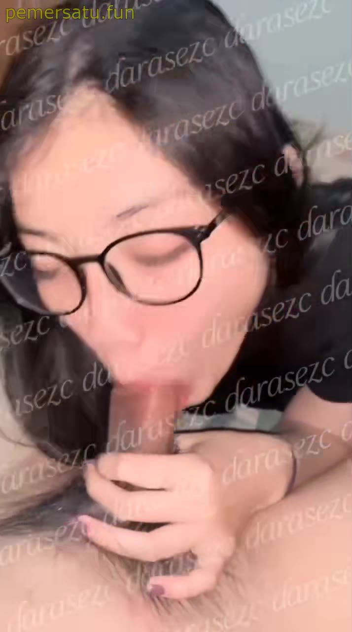 P2 Darasezc Kacamata Ngewe Kontol Gede