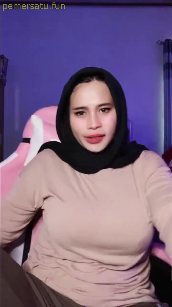 Memanas Ika Suzy