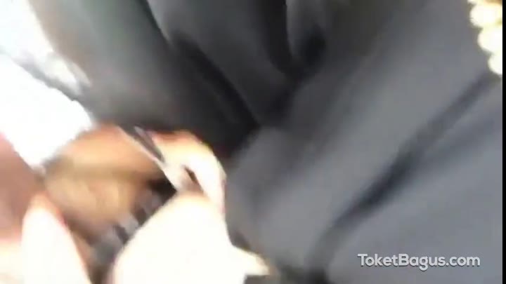 Thumbnail untuk Jilbab Hitam Emut Kontol Teman Di Mobil New