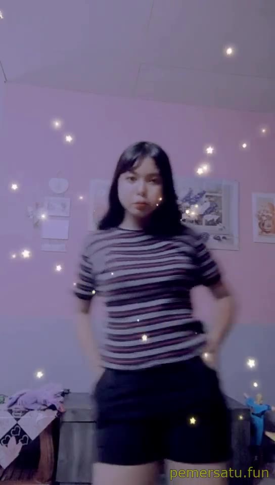 P10 Gadis Piyama 19yo Remas Toket Biar Cepat Toge Pemersatu Fun