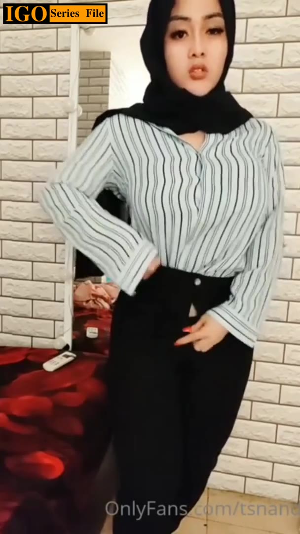 Thumbnail untuk Abg Hijab Setor Pap Sebelum Kondangan Video bokep